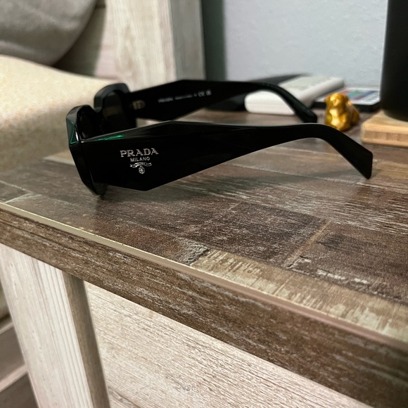 Prada PR 17WS Black Plastic Rectangle Sunglasses Grey Lens - Picture 4 of 8